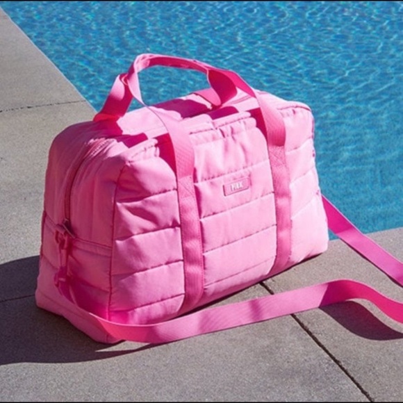 Pink vs quilted duffle bag and travel case with makeup bag - Picture 5 of 12